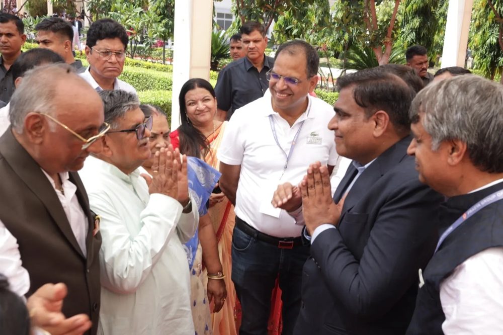 Welcoming Shri Gulab Chand Kataria — Hon'ble Governor of Punjab, at Pragya Group of Institutions